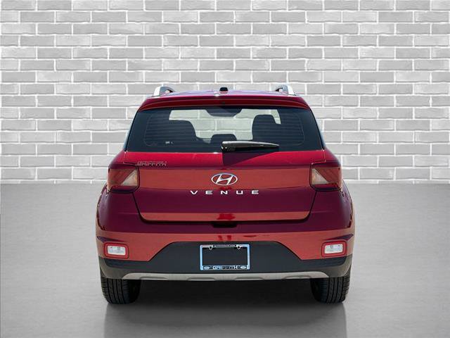 Used 2024 Hyundai Venue Limited FWD image 6