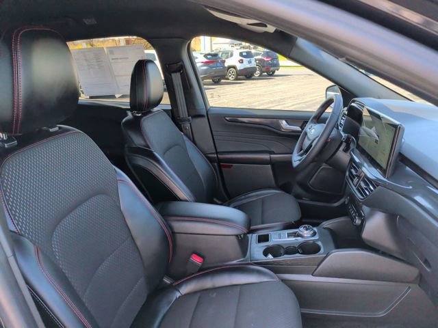 Certified 2024 Ford Escape ST-Line w/ Tech Pack #1 image 9