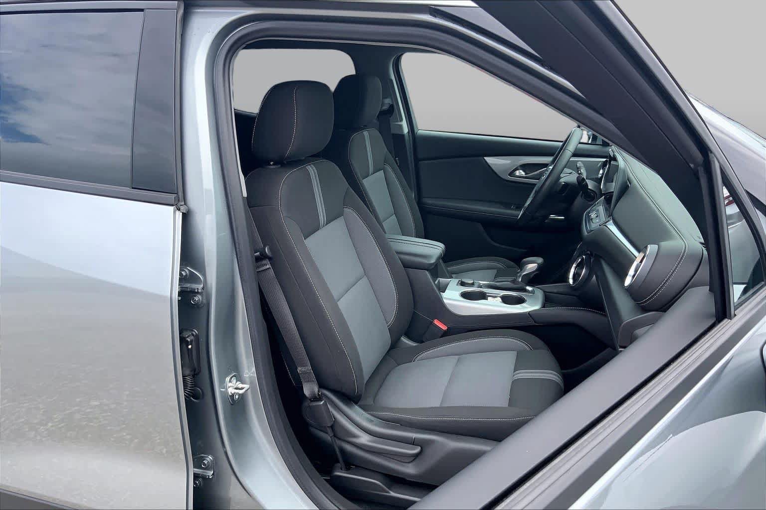 Used 2024 Chevrolet Blazer LT FWD image 9