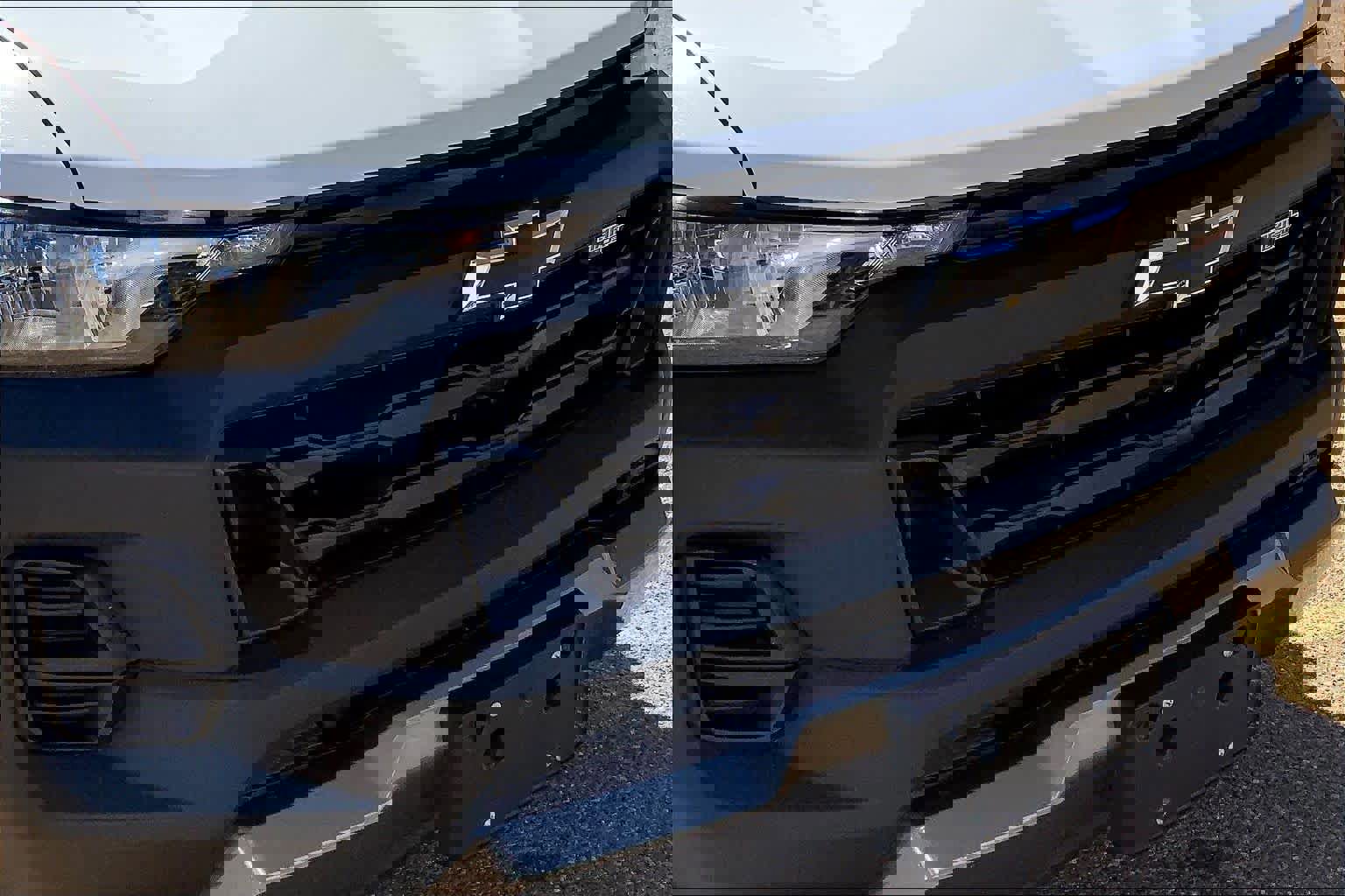 Used 2024 Chevrolet Colorado Trail Boss w/ Technology Package image 30