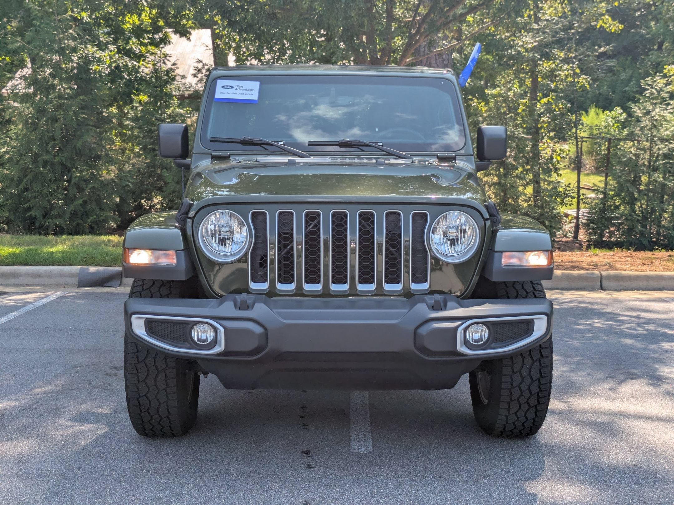 Used 2023 Jeep Gladiator Overland AWD/4WD image 7