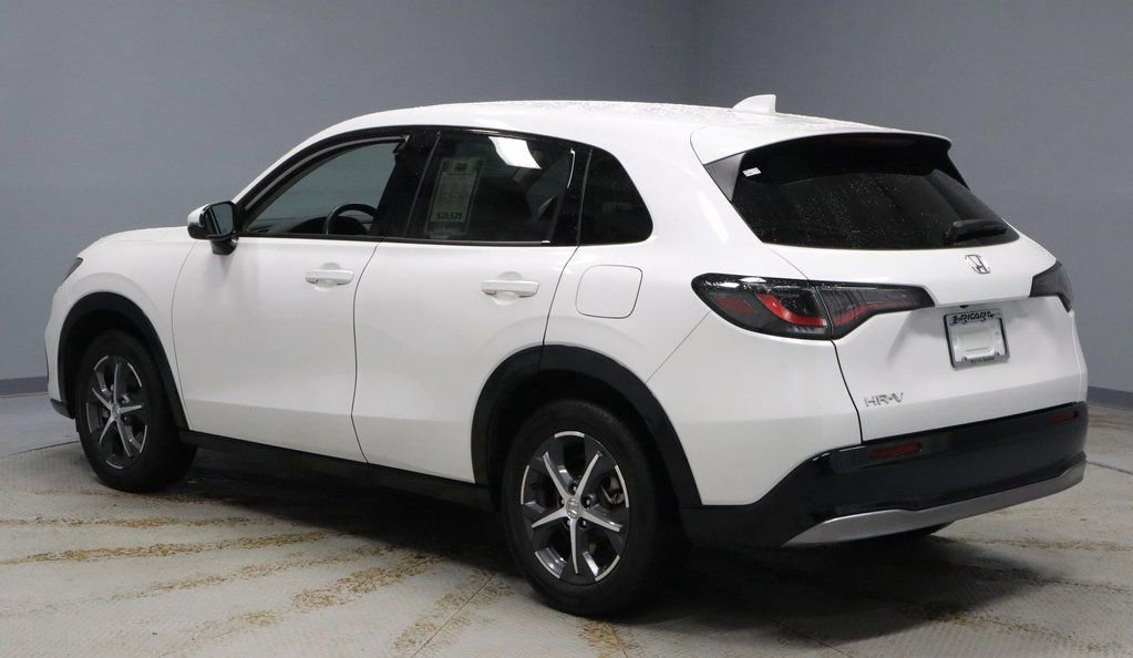 Used 2024 Honda HR-V EX-L image 3