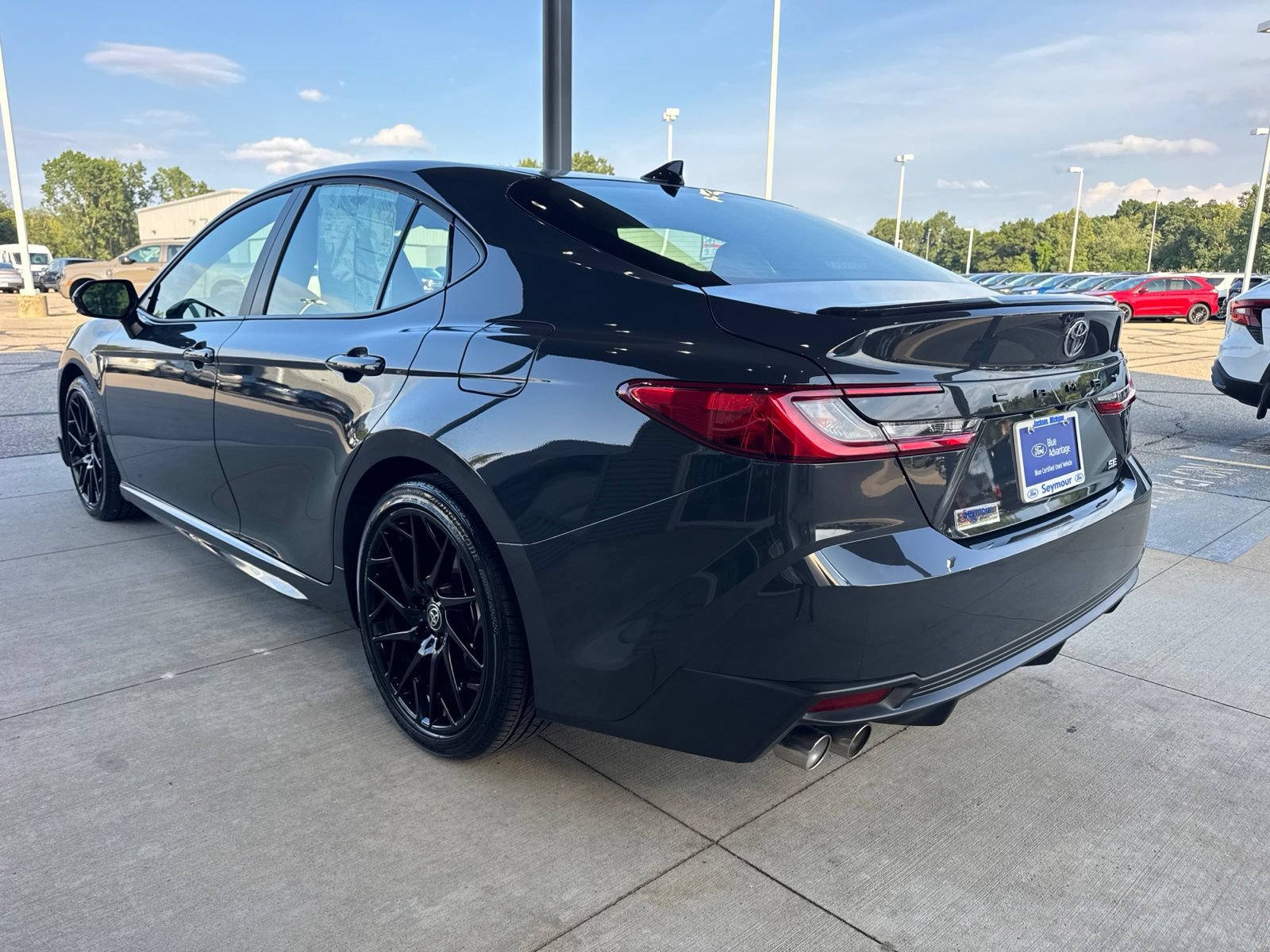 Used 2026 Toyota Camry SE w/ Convenience Package FWD image 5