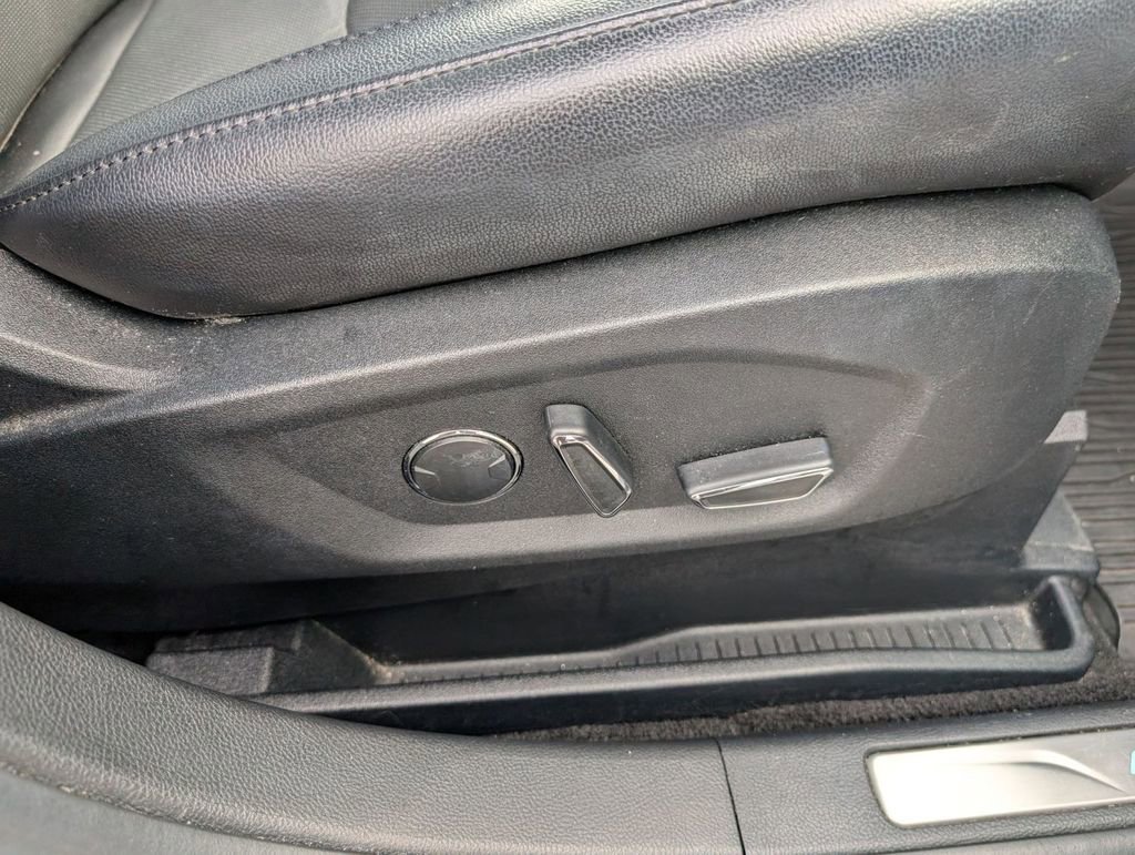 Certified 2017 Ford Edge Titanium w/ Equipment Group 301A image 47