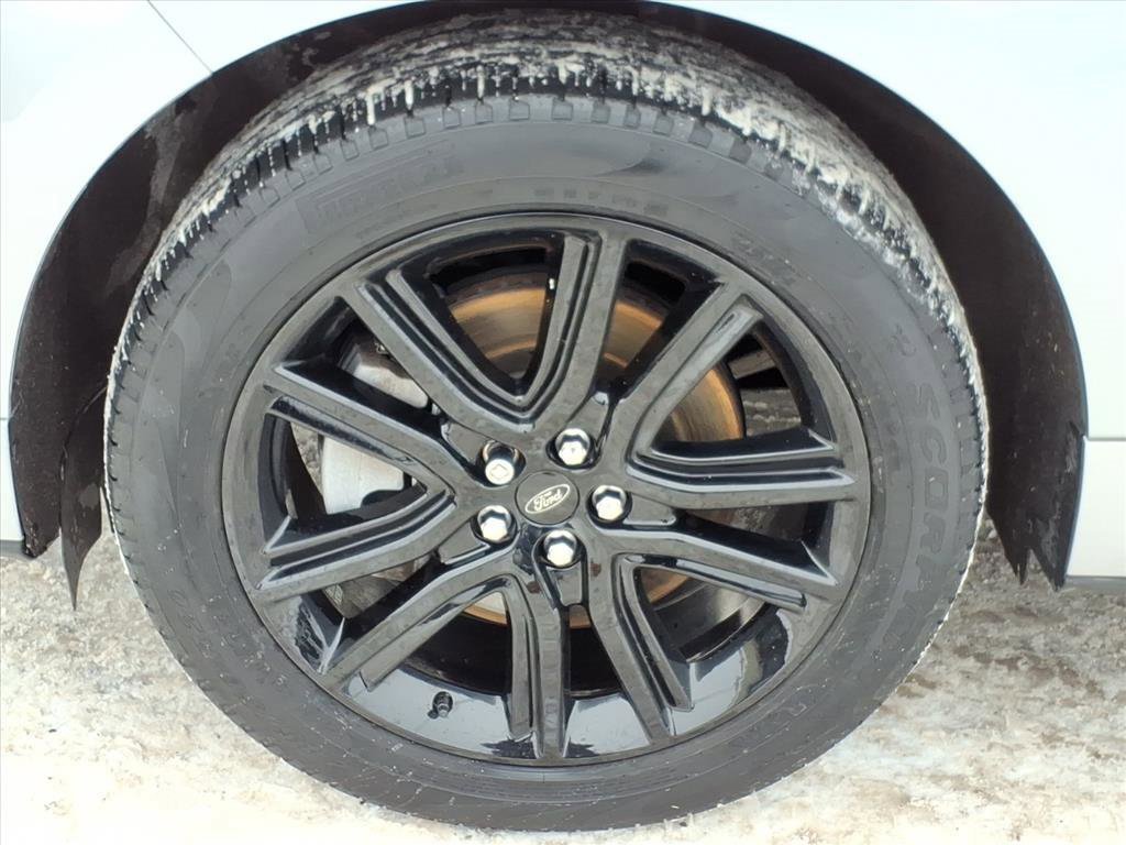 Certified 2024 Ford Edge ST-Line image 9