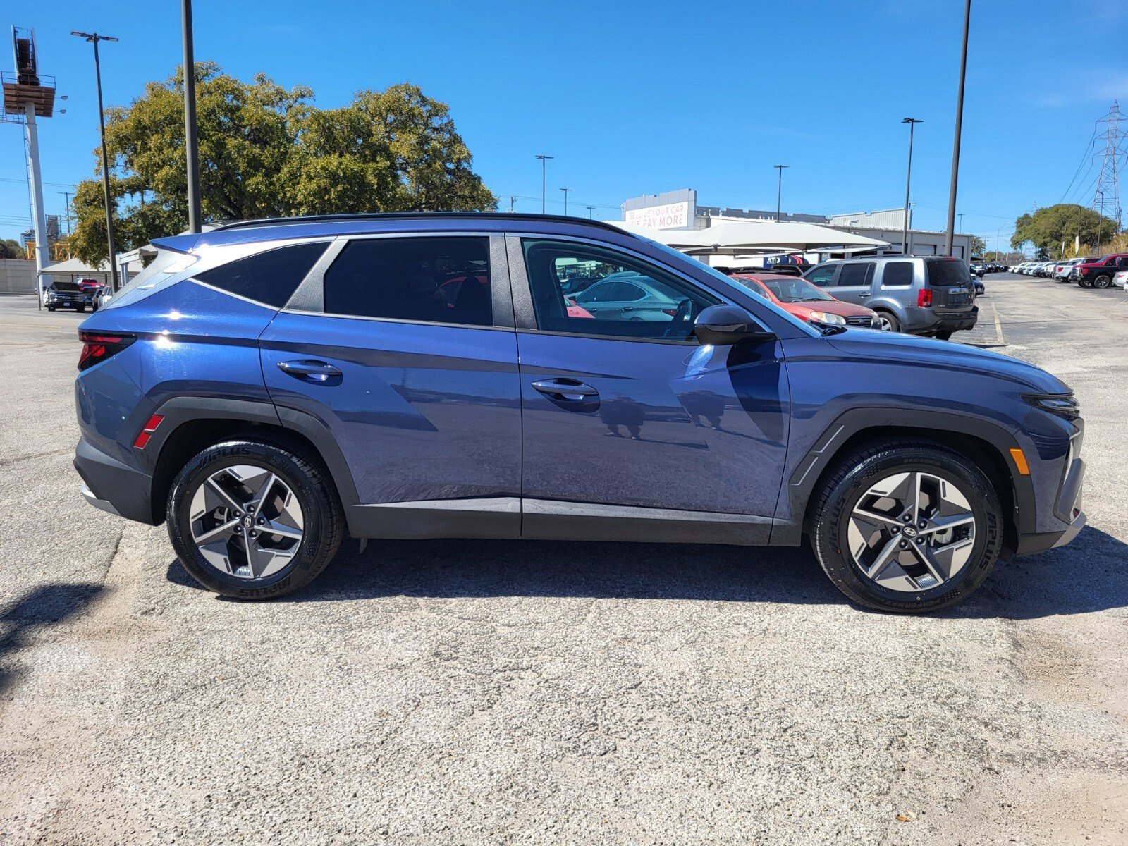 Used 2025 Hyundai Tucson SEL image 2