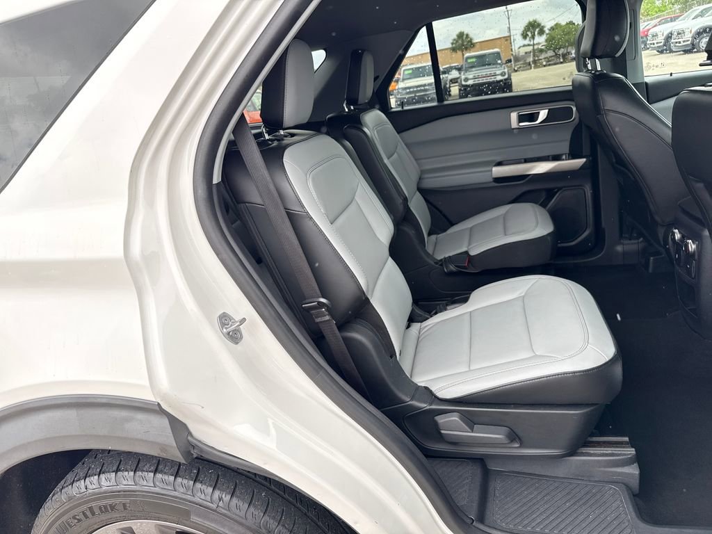 Certified 2021 Ford Explorer XLT w/ Equipment Group 202A RWD image 25