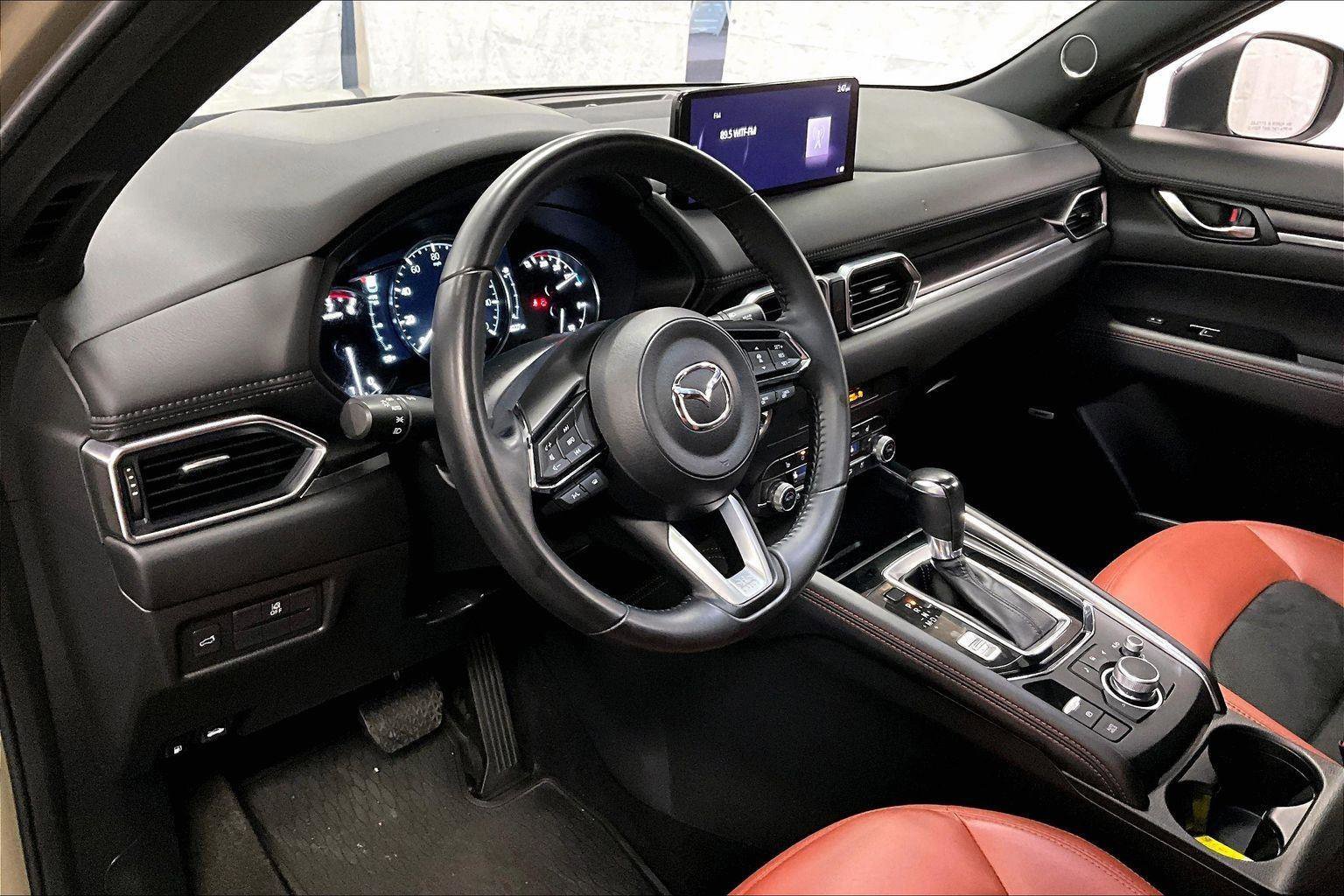 Used 2024 MAZDA CX-5 Carbon Edition image 12