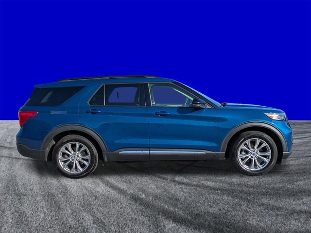 Certified 2023 Ford Explorer XLT w/ Equipment Group 202A RWD image 3