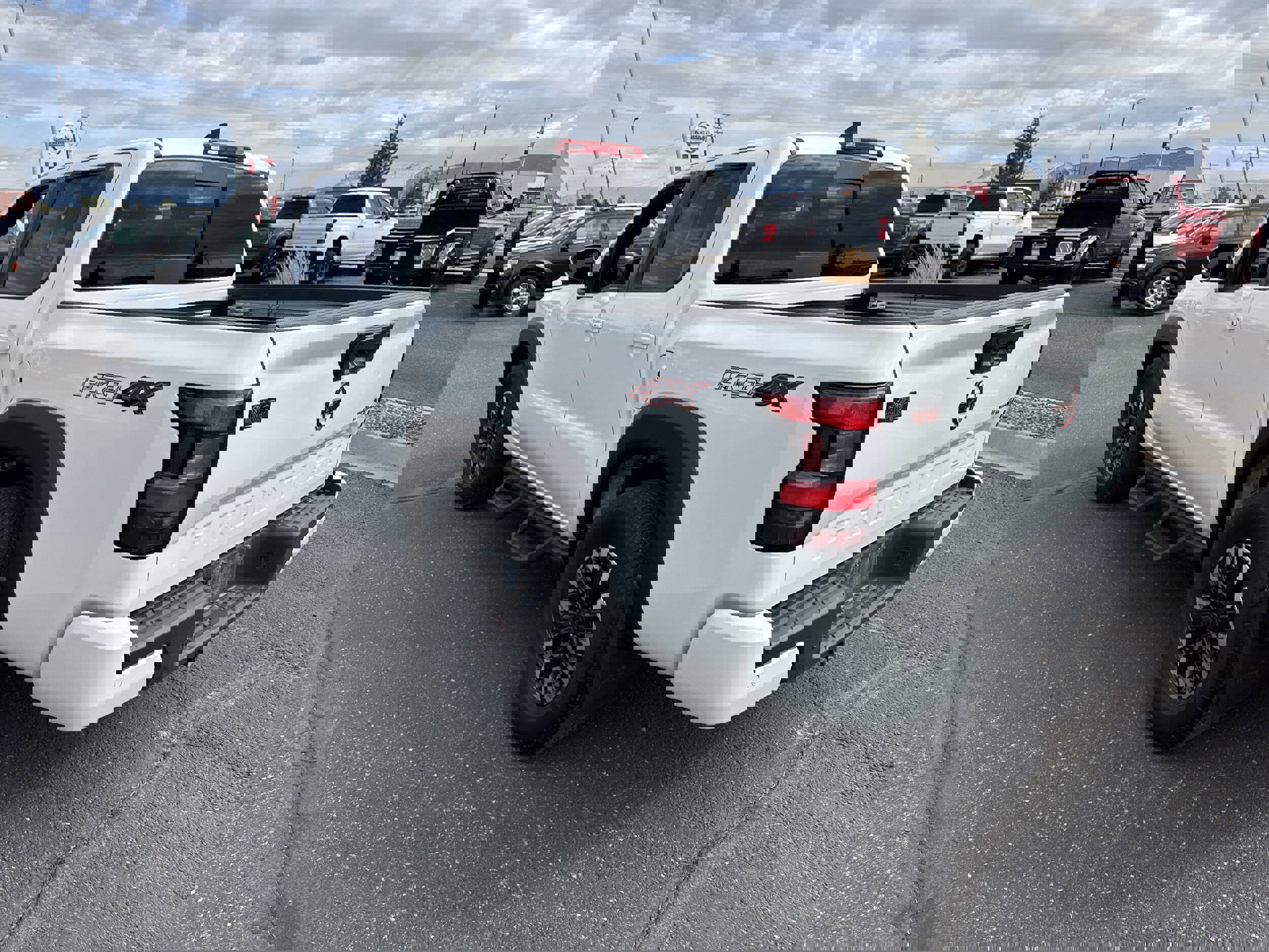 Used 2023 Nissan Frontier PRO-4X w/ Pro Convenience Package image 2