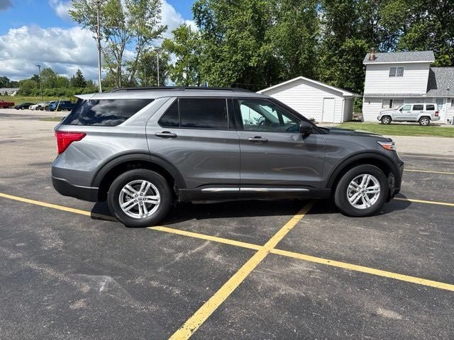 Certified 2024 Ford Explorer XLT w/ Equipment Group 202A AWD/4WD image 2