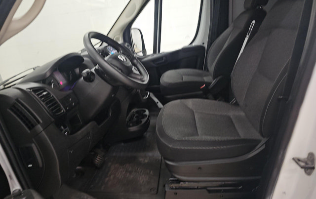 Used 2024 RAM ProMaster 2500 w/ Convenience Group FWD image 5