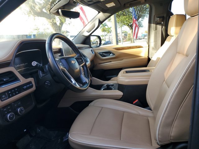 Used 2023 Chevrolet Suburban Premier image 8