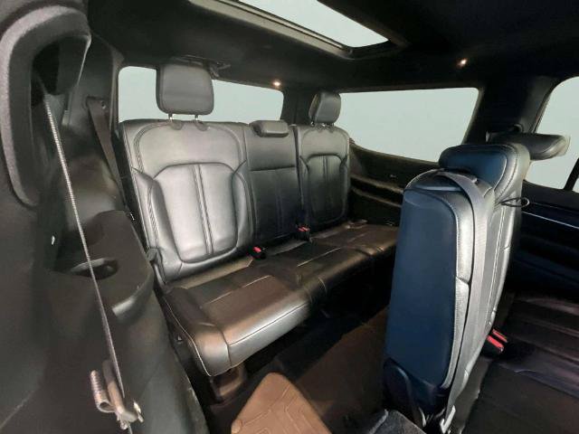 Used 2023 Jeep Wagoneer 4WD w/ Premium Group I image 24