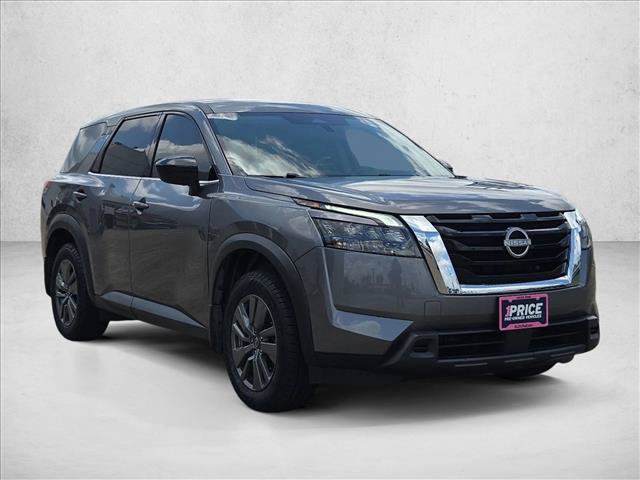 Used 2024 Nissan Pathfinder S FWD image 3
