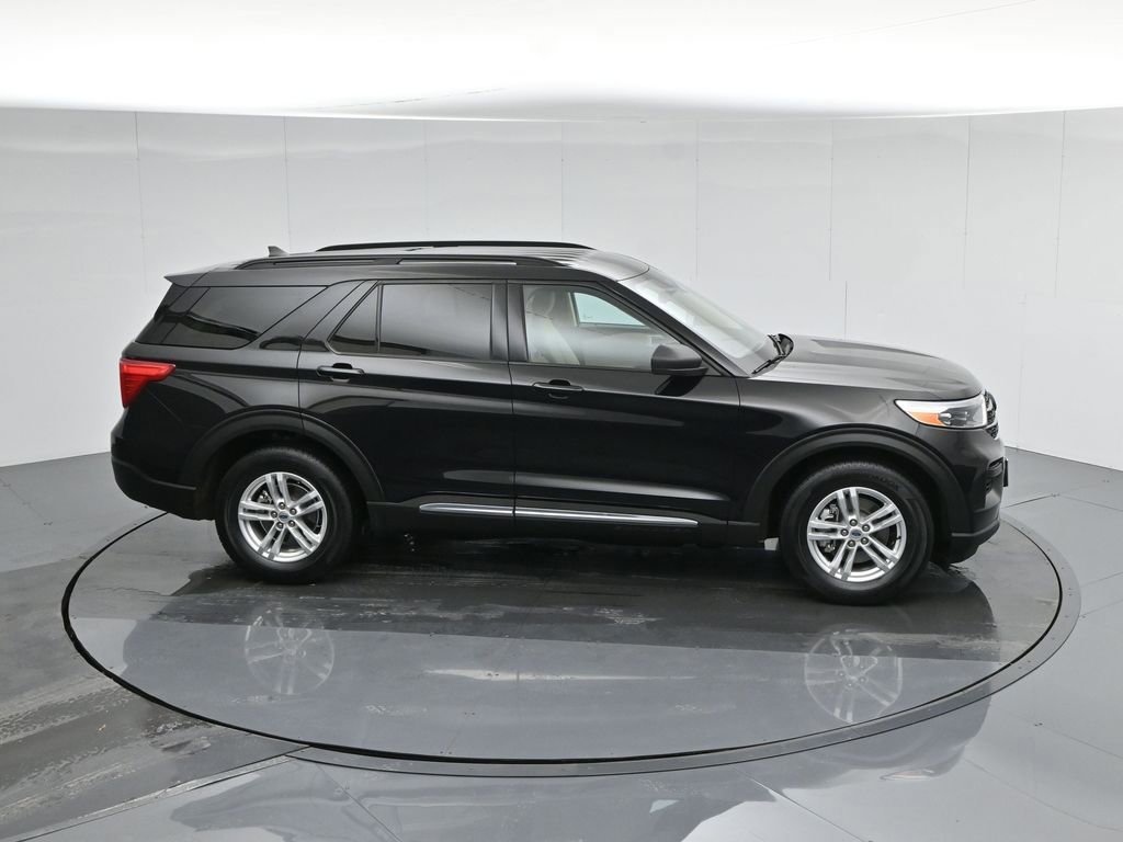 Certified 2022 Ford Explorer XLT image 11