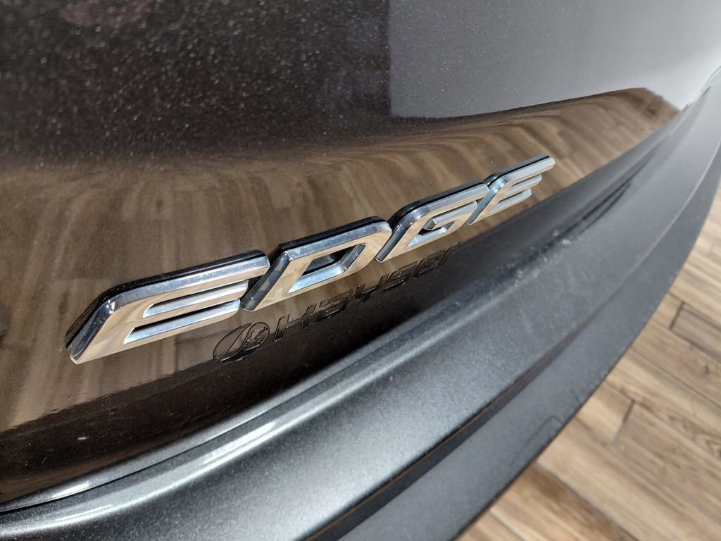 Certified 2019 Ford Edge SEL w/ Equipment Group 201A image 18