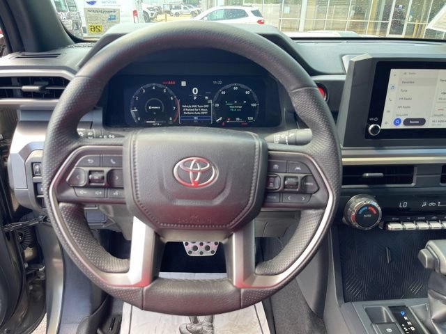 Used 2025 Toyota Tacoma TRD Sport AWD/4WD image 25