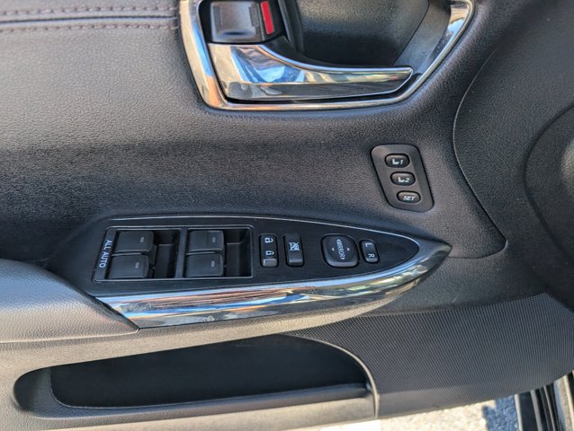 Used 2018 Toyota Avalon Touring FWD image 9