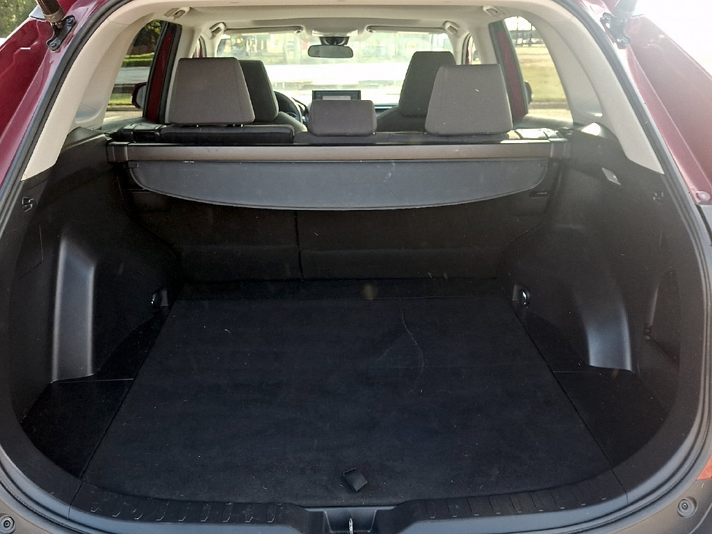 Used 2021 Toyota RAV4 XLE w/ Convenience Package FWD image 27