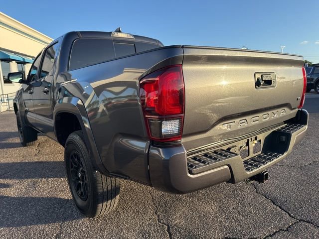 Used 2022 Toyota Tacoma SR5 w/ Technology Package RWD image 4