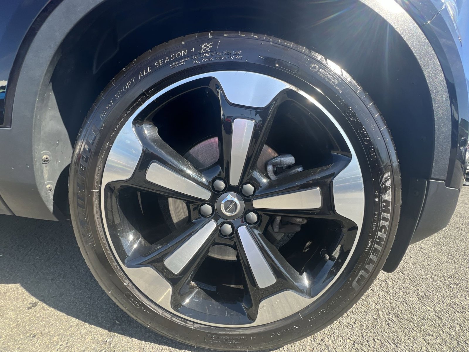 Used 2019 Volvo XC40 T5 Inscription image 12