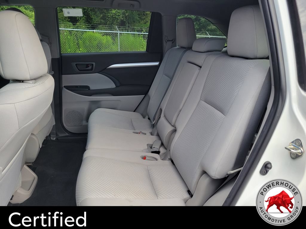 Used 2019 Toyota Highlander LE FWD image 16
