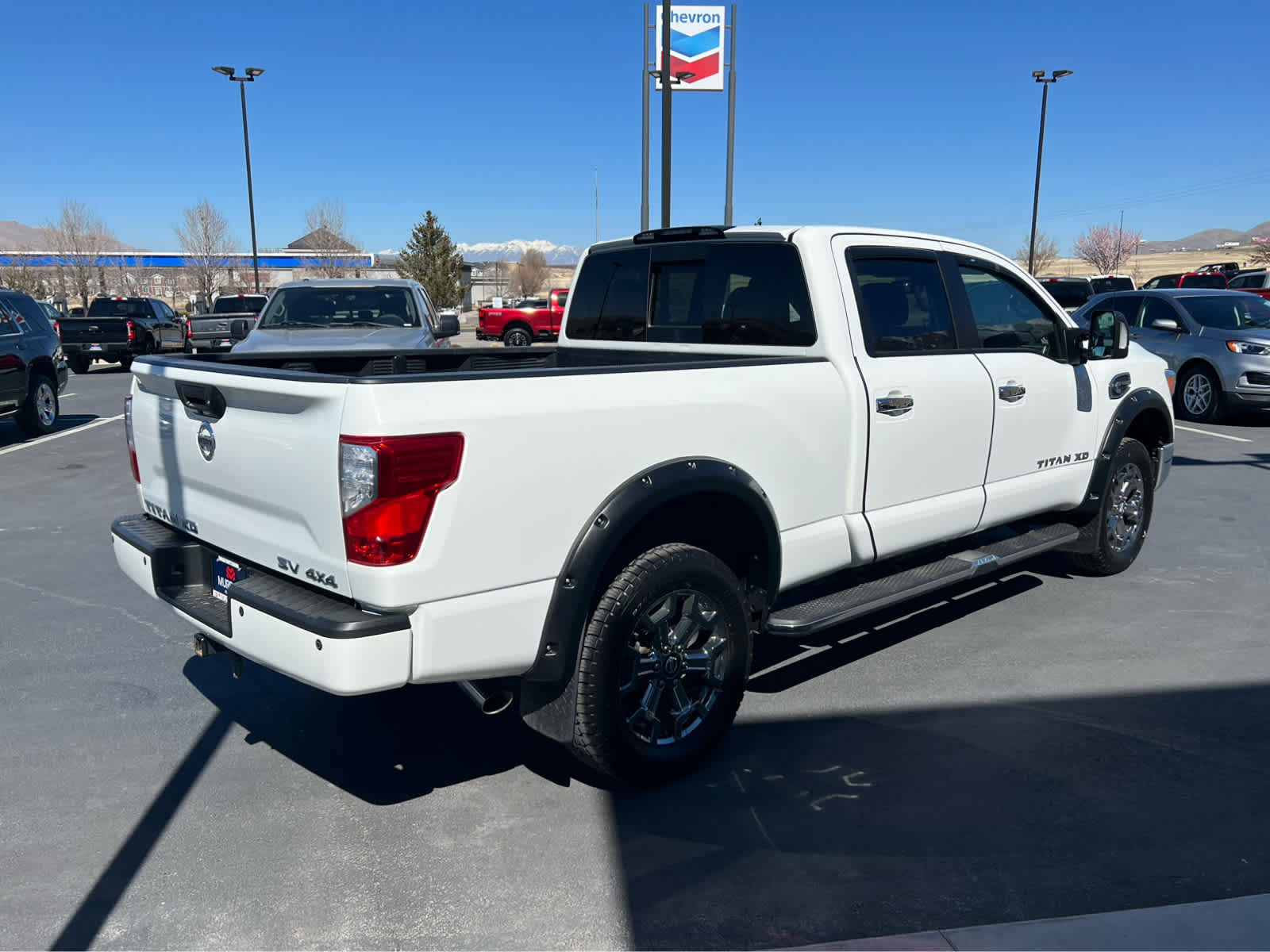 Used 2017 Nissan Titan SV image 7