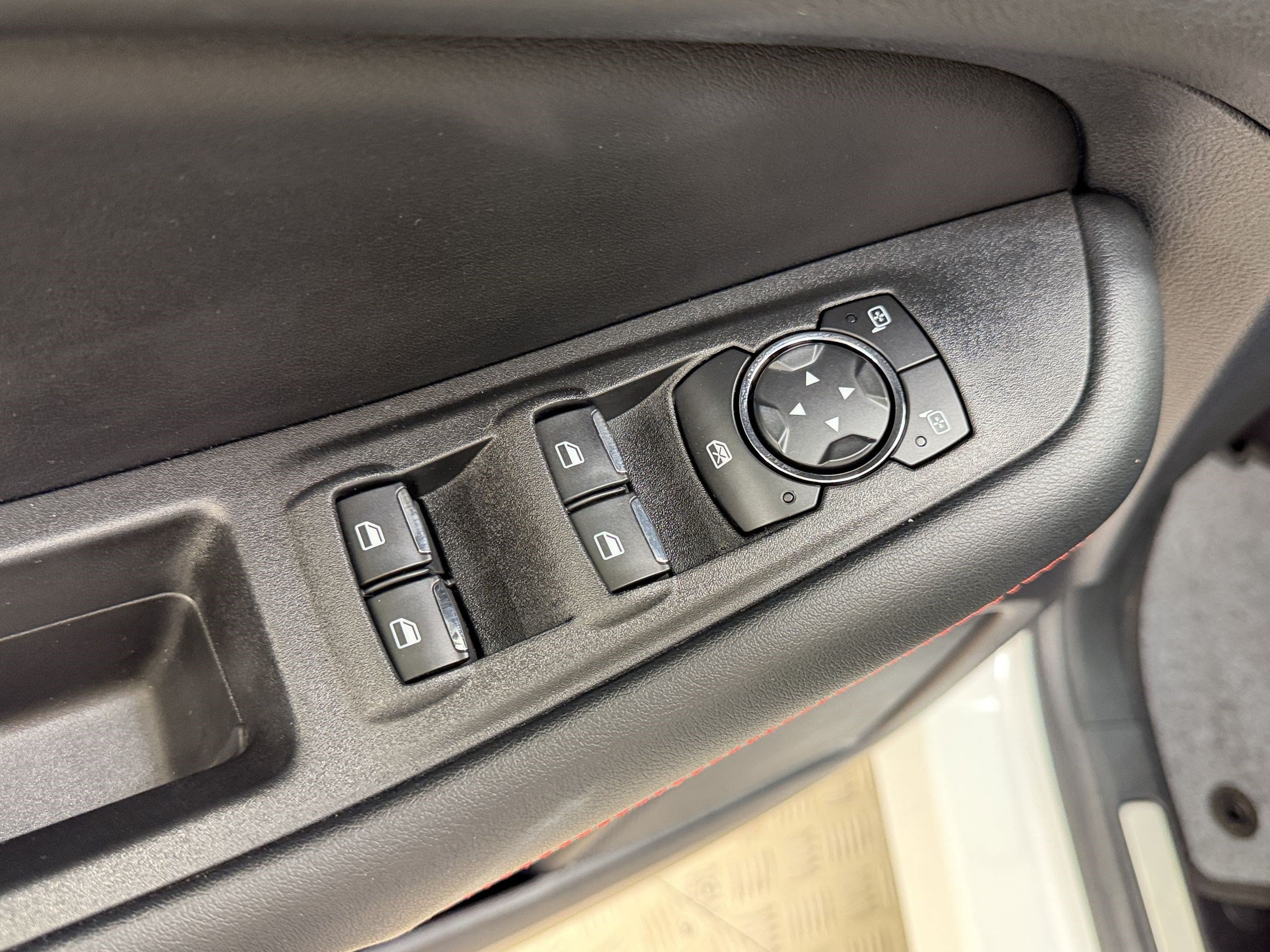 Certified 2021 Ford Edge ST-Line FWD image 30