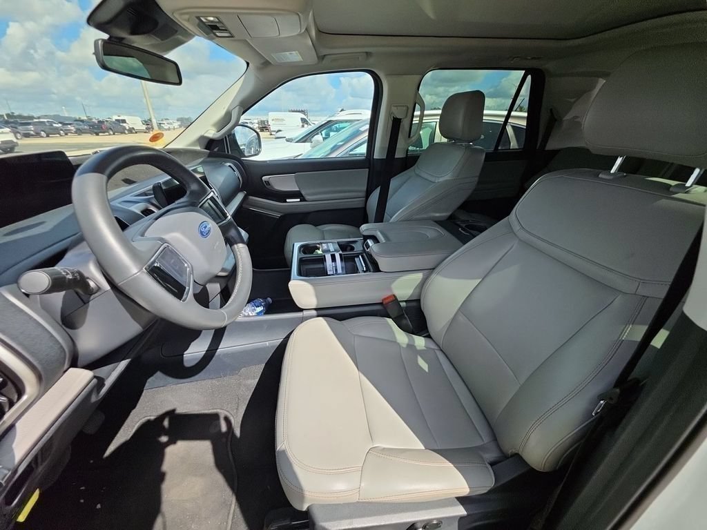 Certified 2025 Ford Expedition Max Active RWD image 5