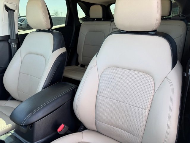 Certified 2022 Ford Escape Titanium w/ Class II Trailer Tow Package image 10