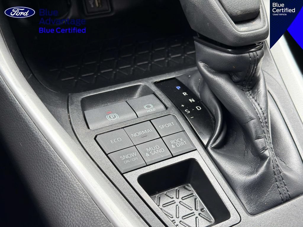 Used 2025 Toyota RAV4 XLE AWD/4WD image 31
