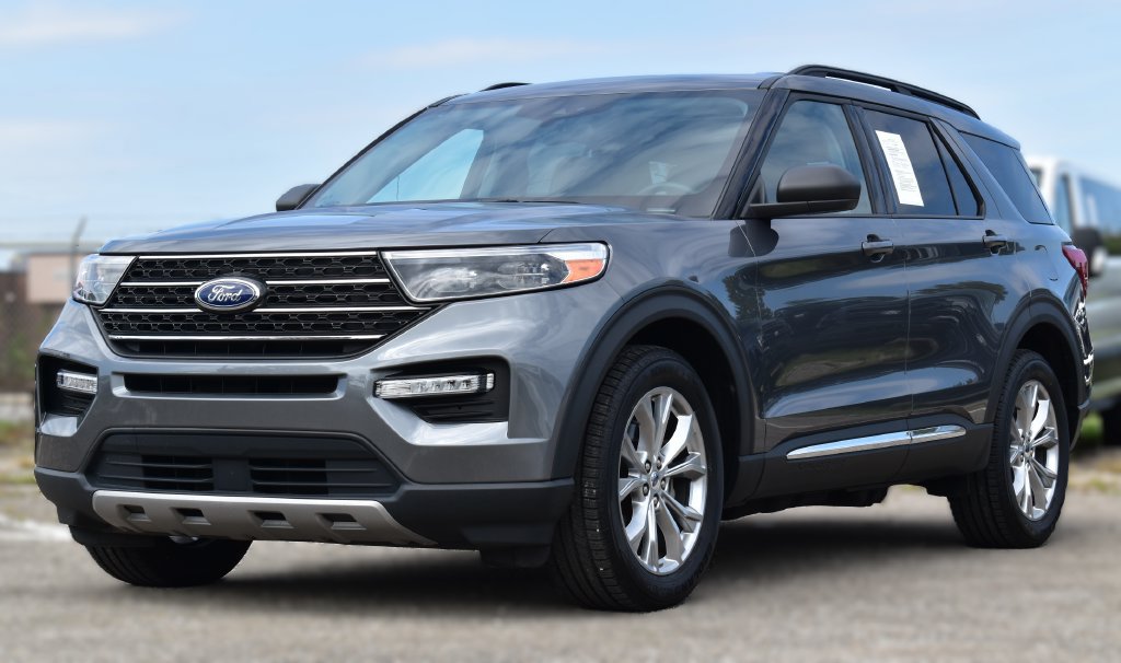 Certified 2024 Ford Explorer XLT w/ Equipment Group 202A