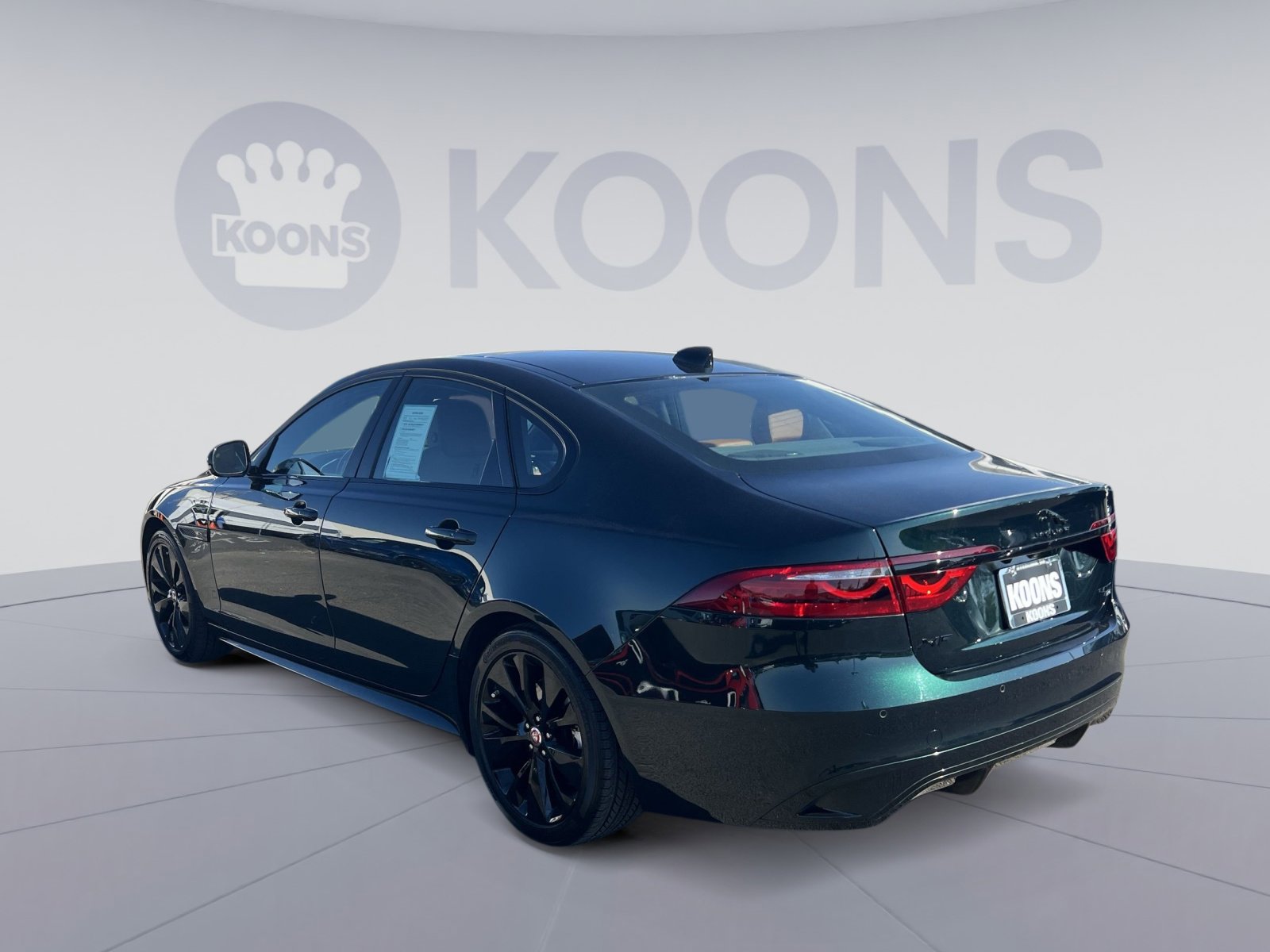 Used 2022 Jaguar XF R-Dynamic SE AWD/4WD image 14