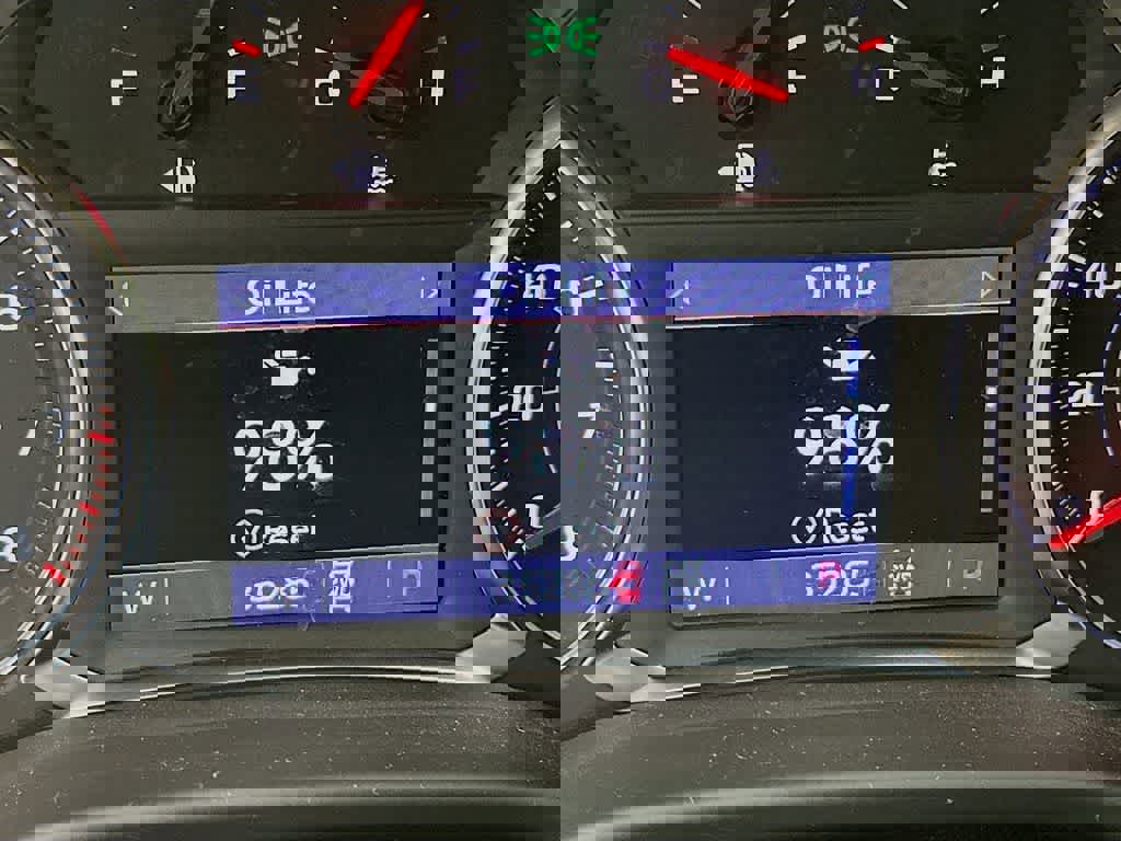 Used 2023 GMC Acadia SLT w/ Preferred Package image 22