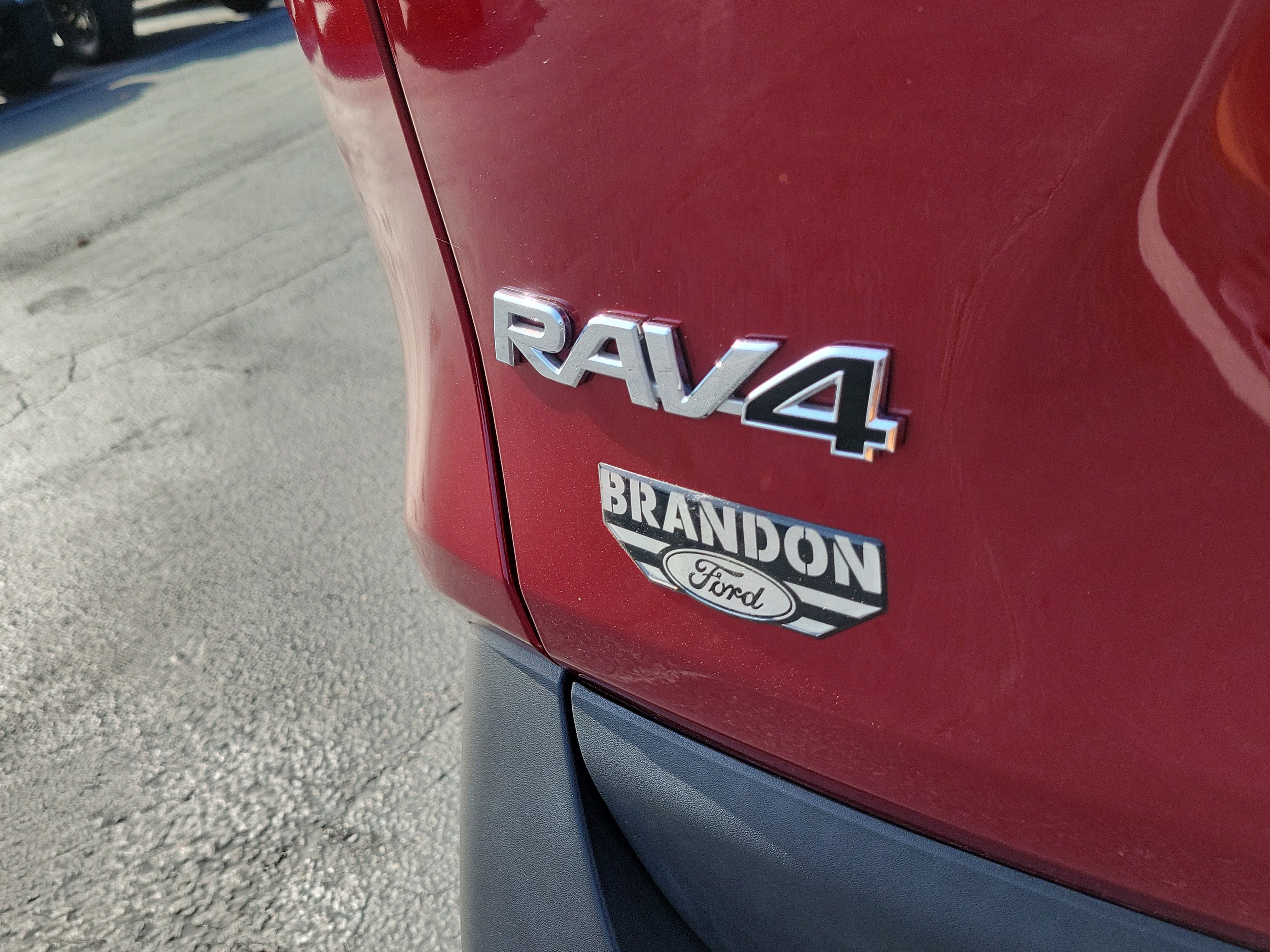 Used 2022 Toyota RAV4 LE FWD image 7