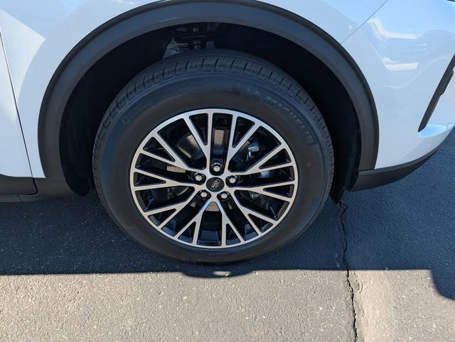 Certified 2025 Ford Escape SE w/ Class II Trailer Tow Package image 26