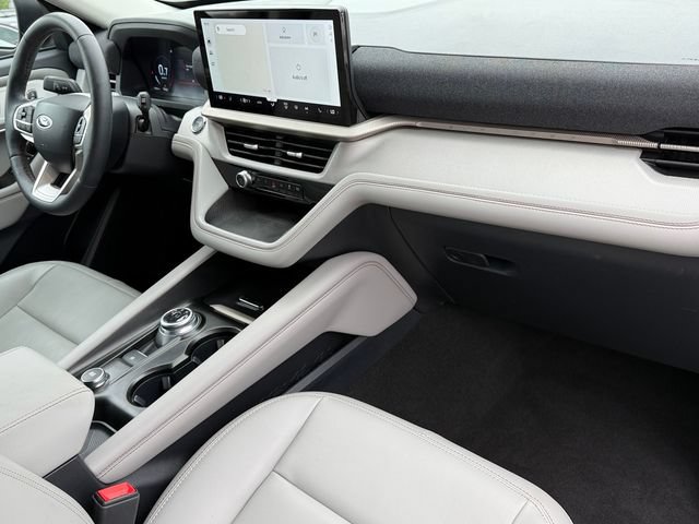 Certified 2025 Ford Explorer Active w/ Active Comfort Package AWD/4WD image 24