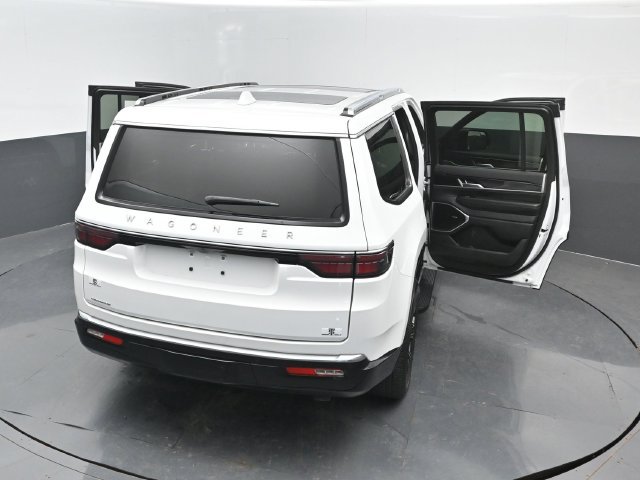Used 2023 Jeep Wagoneer 4WD w/ Premium Group I image 26