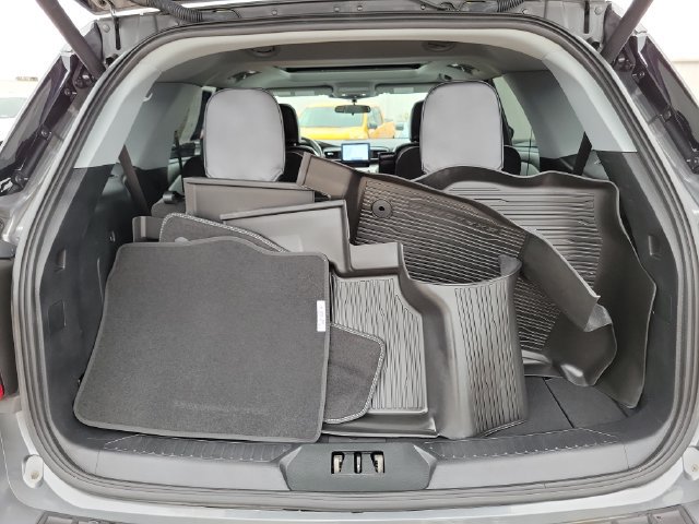 Certified 2023 Ford Explorer XLT w/ Equipment Group 202A AWD/4WD image 11