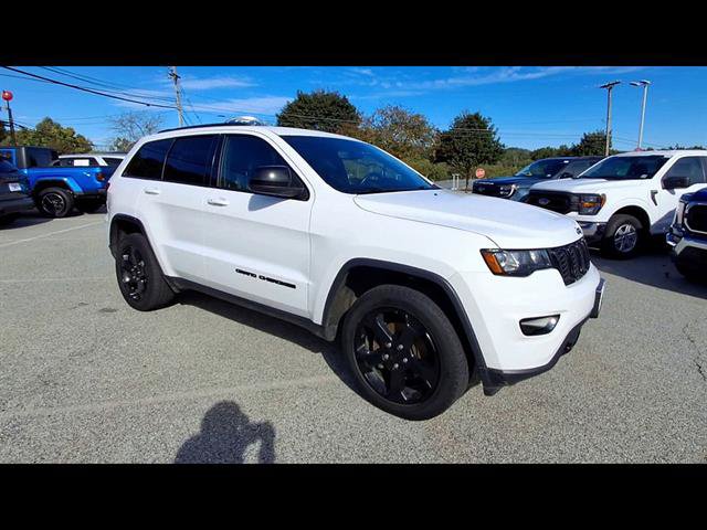 Used 2019 Jeep Grand Cherokee Laredo AWD/4WD image 31