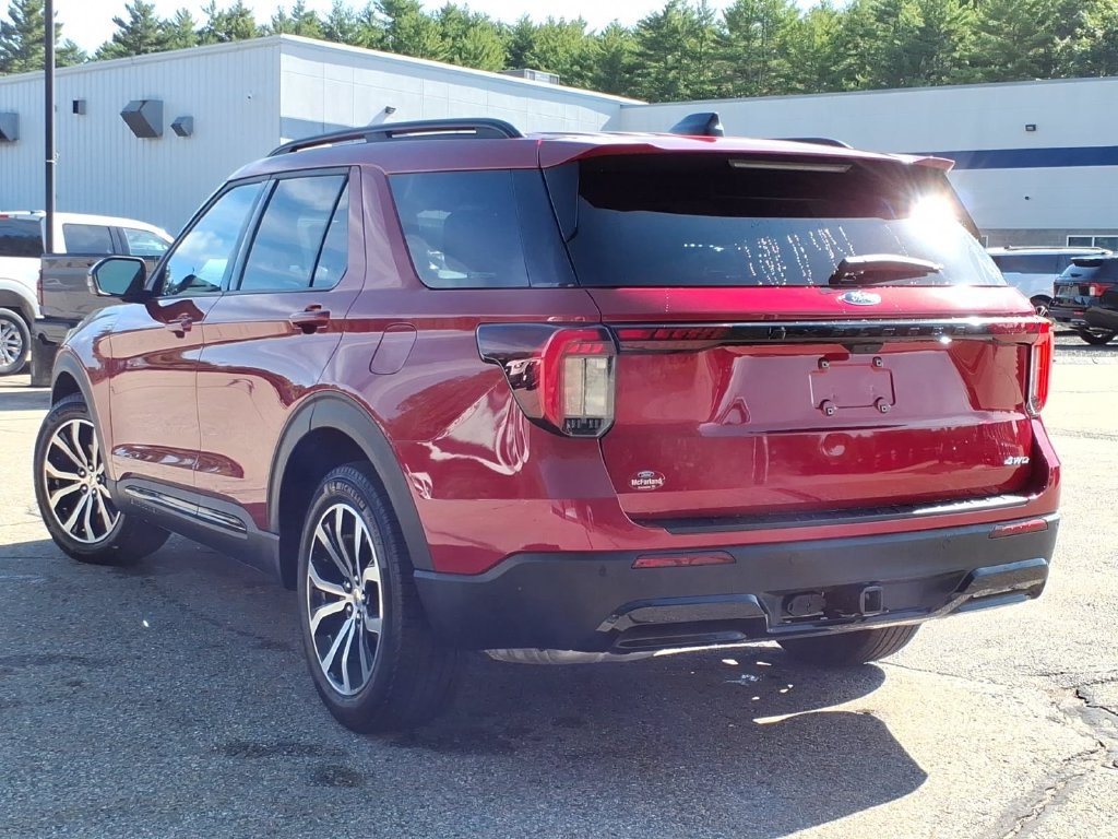 Certified 2025 Ford Explorer ST-Line AWD/4WD image 6