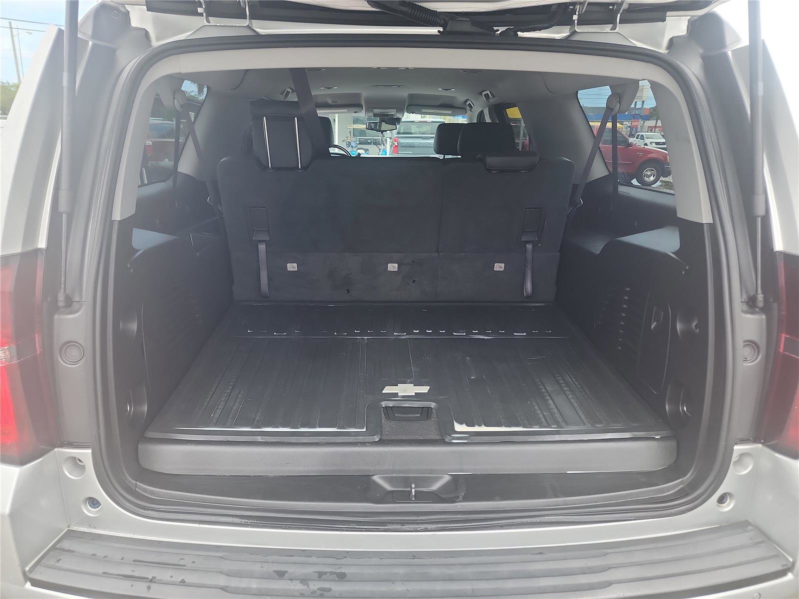 Used 2017 Chevrolet Suburban LS w/ All-Season Package RWD image 22