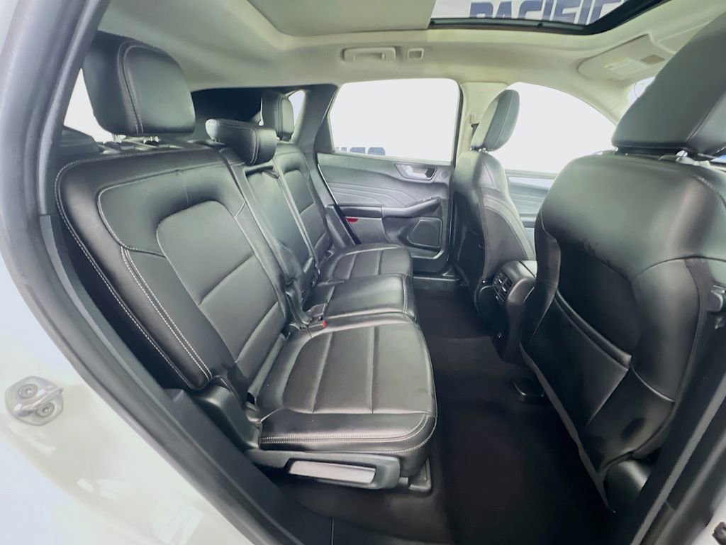 Certified 2022 Ford Escape SEL w/ Technology Package image 32