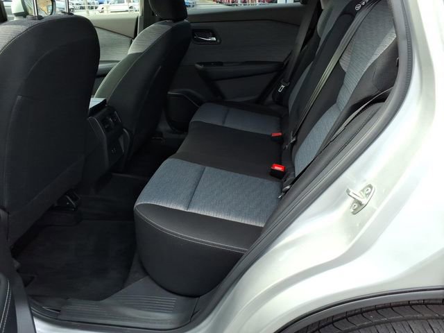 Used 2023 Nissan Rogue SV image 18