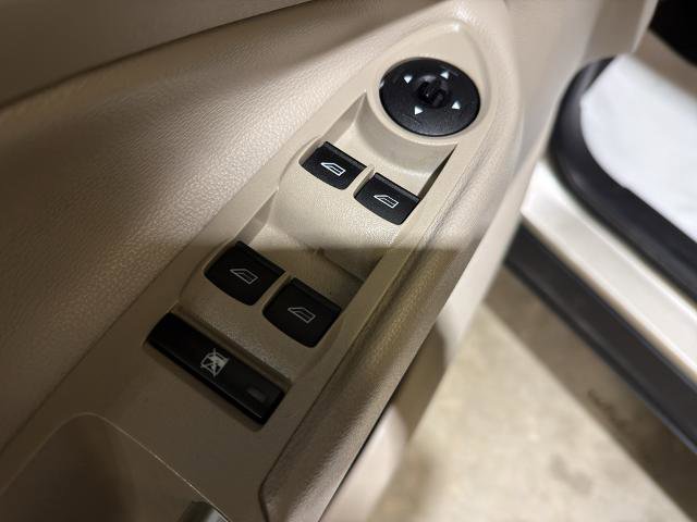 Certified 2018 Ford Escape SE FWD image 11