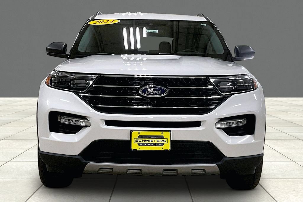 Certified 2024 Ford Explorer XLT w/ Equipment Group 202A AWD/4WD image 3