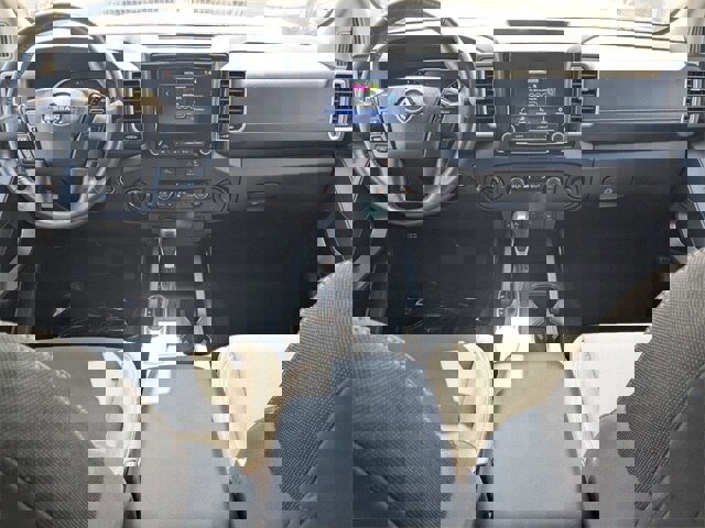 Used 2024 Nissan Frontier SV w/ SV Convenience Package image 26