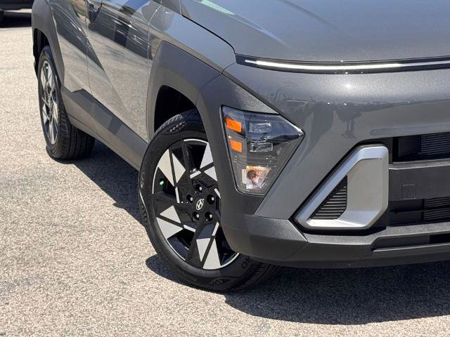 Used 2025 Hyundai Kona SEL FWD image 4