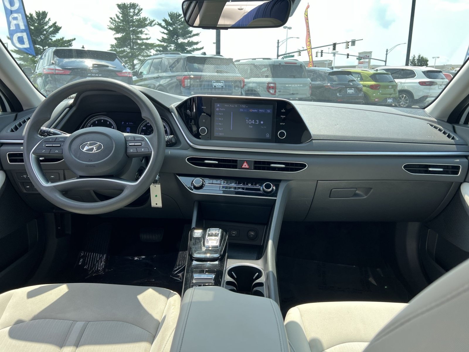 Used 2023 Hyundai Sonata SE w/ Preferred Accessory Package FWD image 22